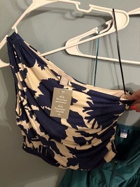 H&M Cream and Navy Floral One-Shoulder Top
